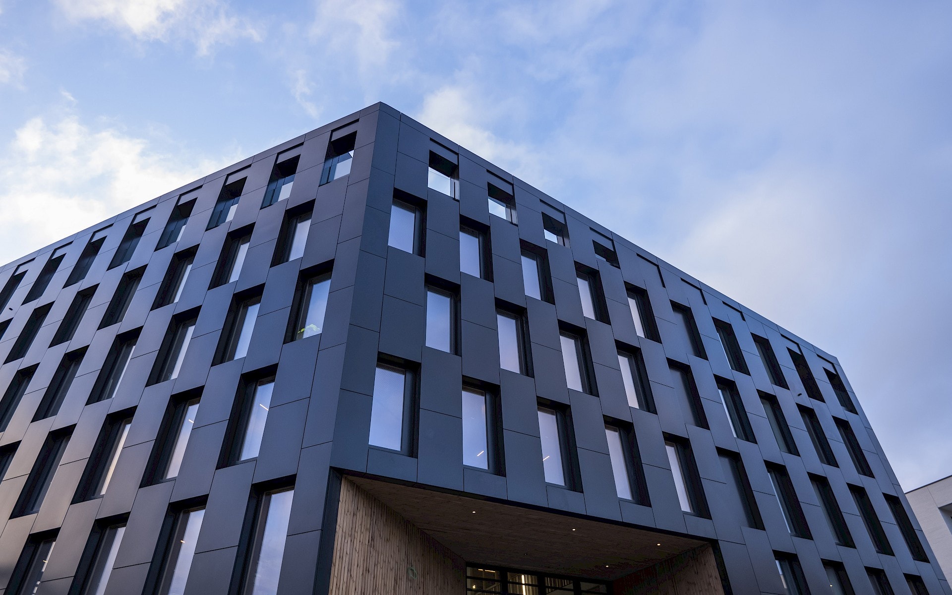 WOOD HUB remporte des prix, la cession à Ethias est finalisée